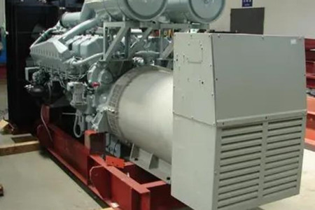 三菱發(fā)電機(jī)組油壓過(guò)低該如何處理？